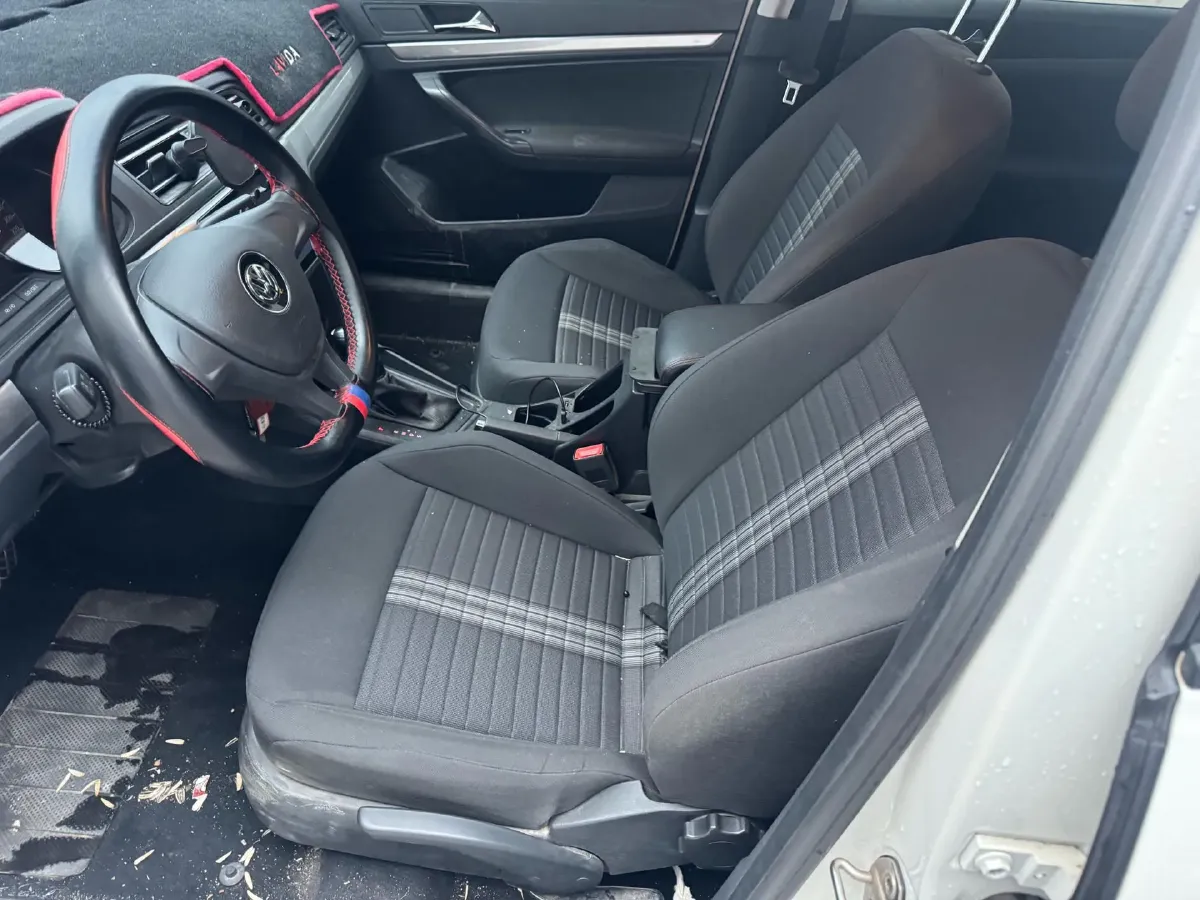 2019 Volkswagen T-Cross 1.5L 113HP L4 6AT,autocango,china used car exporter,china ev exporter,chinese used car exporter,chinese used ev exporter