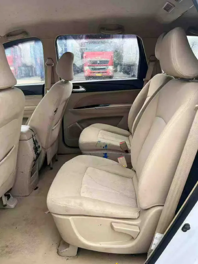 2020 WuLing 730 1.5L 105HP L4 6MT,autocango,china used car exporter,china ev exporter,chinese used car exporter,chinese used ev exporter