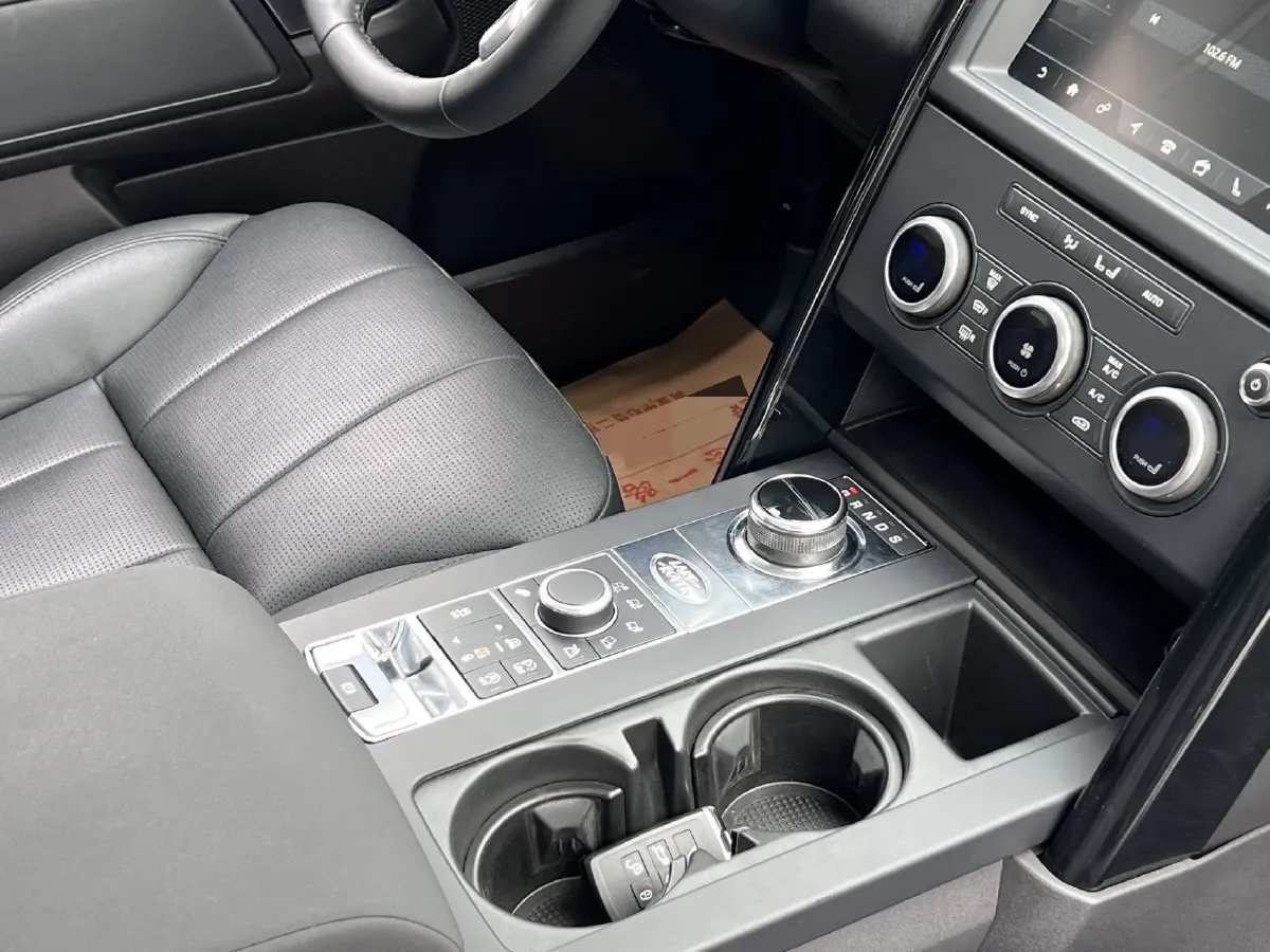 2019 Land Rover Discovery 3.0T 340HP V6 8AT,autocango,china used car exporter,china ev exporter,chinese used car exporter,chinese used ev exporter