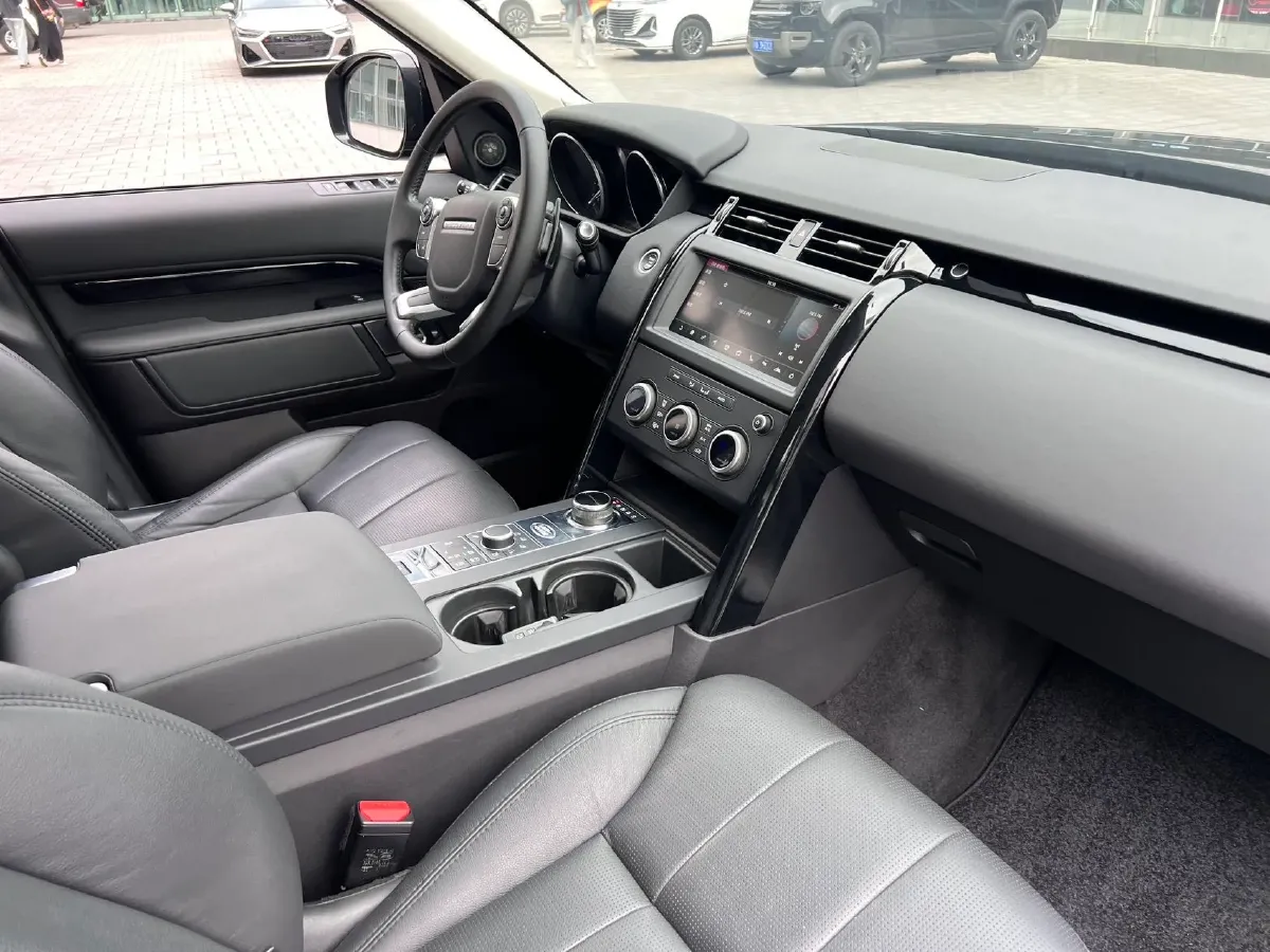 2019 Land Rover Discovery 3.0T 340HP V6 8AT,autocango,china used car exporter,china ev exporter,chinese used car exporter,chinese used ev exporter