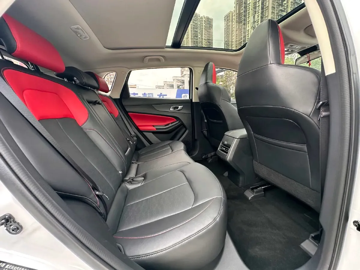 2022 ChangAn Oshan X7 Plus 1.5T 188HP L4 7DCT,autocango,china used car exporter,china ev exporter,chinese used car exporter,chinese used ev exporter