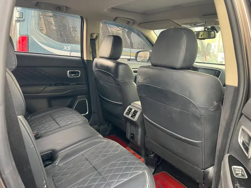 2020 Mitsubishi Outlander 2.4L 192HP L4 CVT,autocango,china used car exporter,china ev exporter,chinese used car exporter,chinese used ev exporter