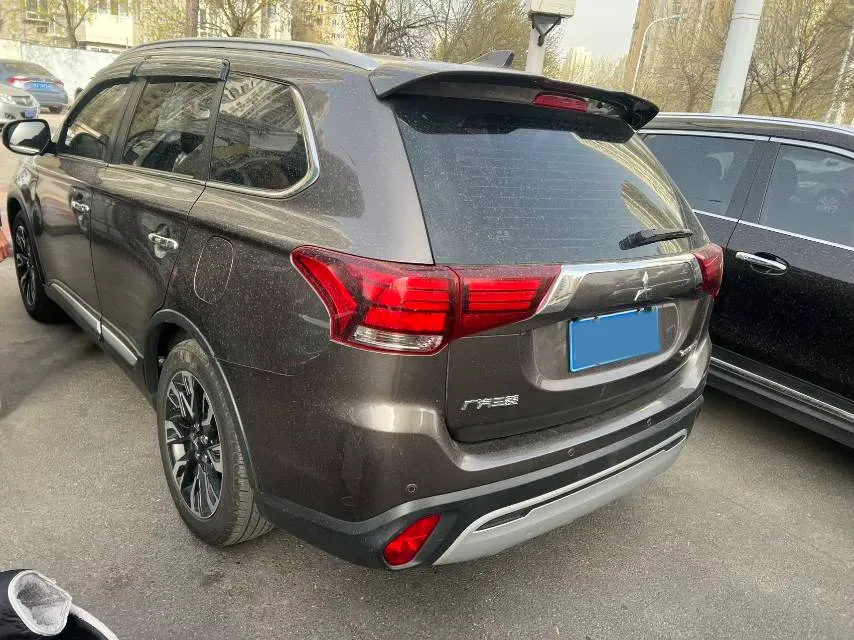 2020 Mitsubishi Outlander 2.4L 192HP L4 CVT,autocango,china used car exporter,china ev exporter,chinese used car exporter,chinese used ev exporter