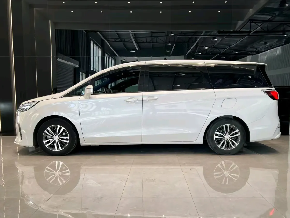 2022 Buick GL8 2.0T 237HP L4 9AT,autocango,china used car exporter,china ev exporter,chinese used car exporter,chinese used ev exporter