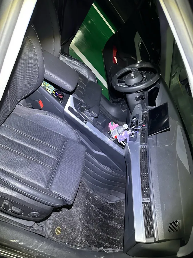 2020 Audi A4L 2.0T 190HP L4 7DCT,autocango,china used car exporter,china ev exporter,chinese used car exporter,chinese used ev exporter