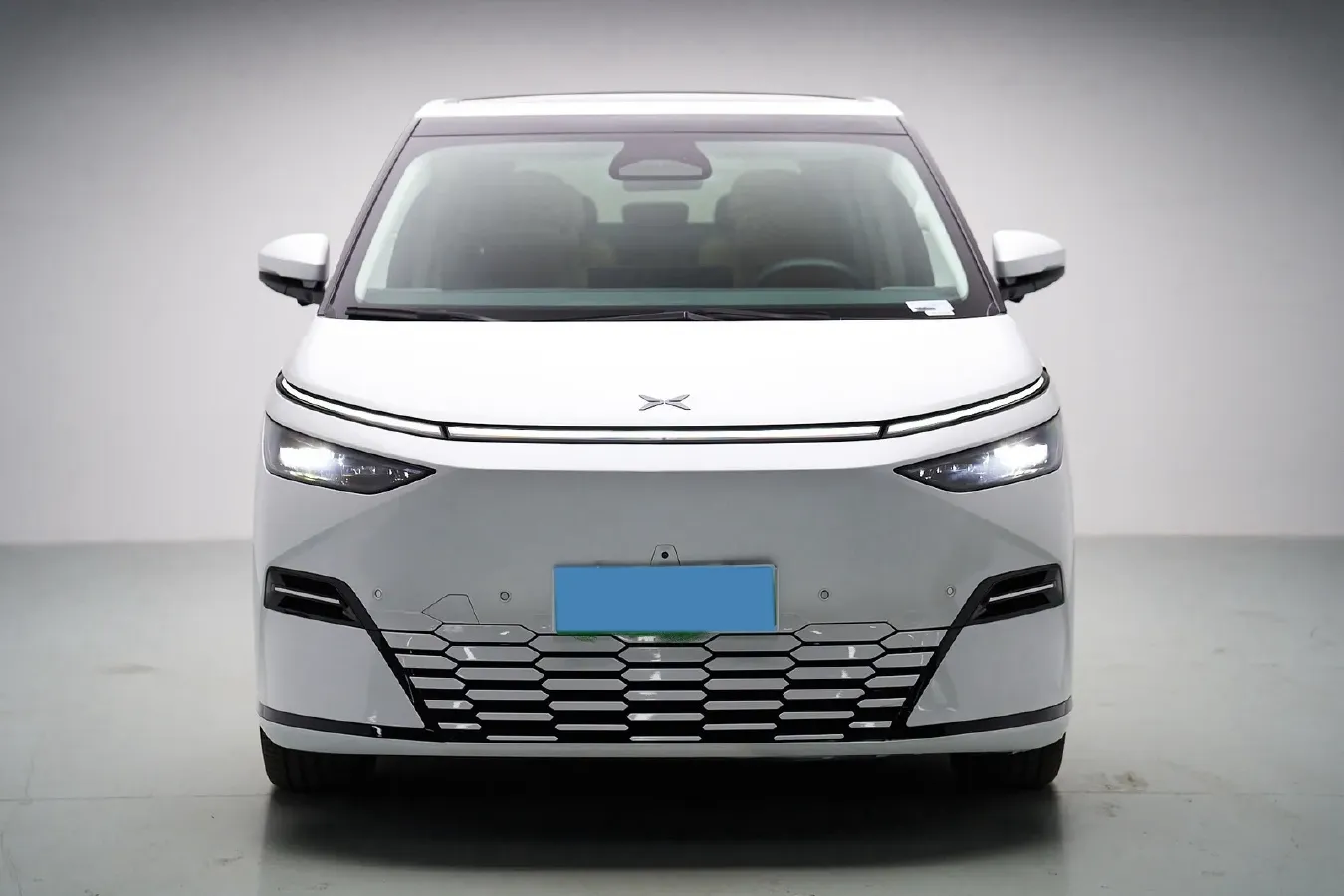 2025 Xpeng X9 BEV,autocango,china used car exporter,china ev exporter,chinese used car exporter,chinese used ev exporter