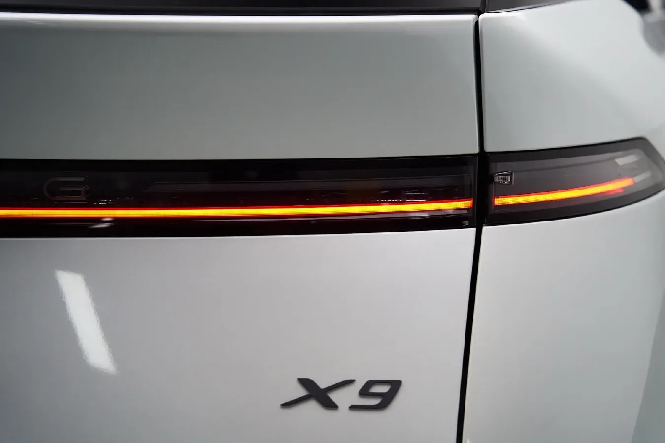 2025 Xpeng X9 BEV,autocango,china used car exporter,china ev exporter,chinese used car exporter,chinese used ev exporter