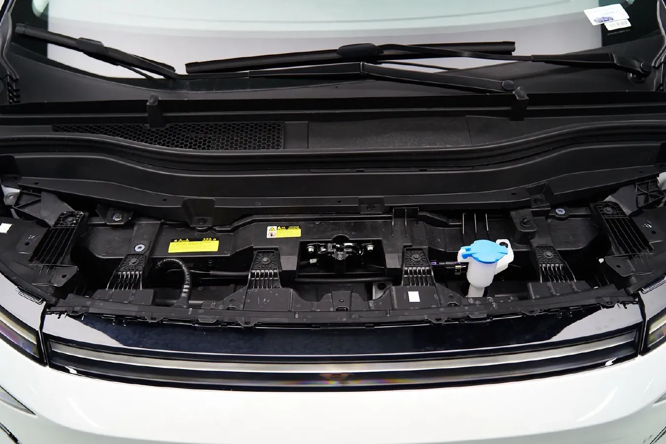 2025 Xpeng X9 BEV,autocango,china used car exporter,china ev exporter,chinese used car exporter,chinese used ev exporter