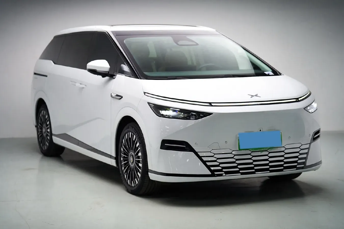 2025 Xpeng X9 BEV,autocango,china used car exporter,china ev exporter,chinese used car exporter,chinese used ev exporter