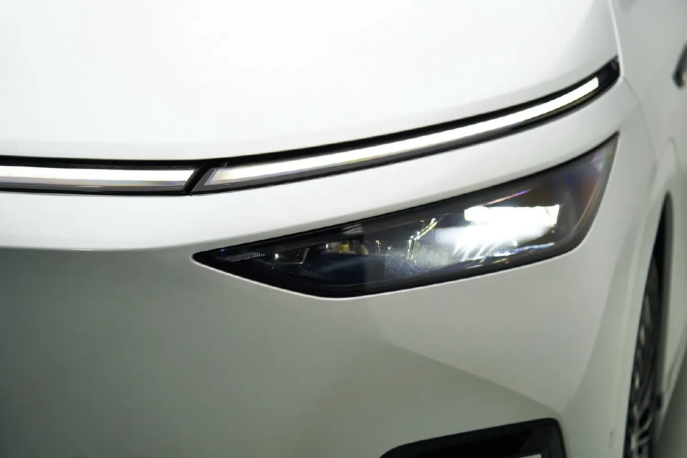 2025 Xpeng X9 BEV,autocango,china used car exporter,china ev exporter,chinese used car exporter,chinese used ev exporter