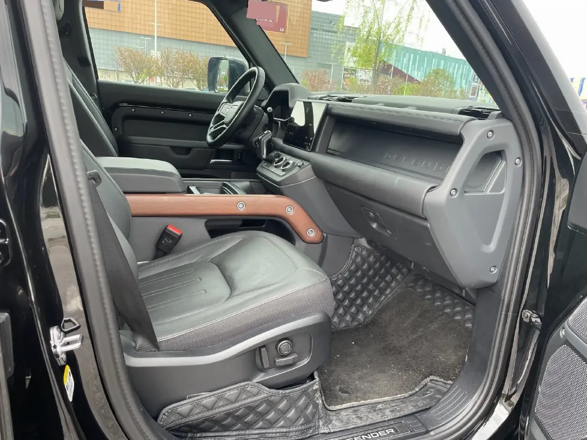 2024 Land Rover Defender 3.0T 400HP L6 8AT,autocango,china used car exporter,china ev exporter,chinese used car exporter,chinese used ev exporter