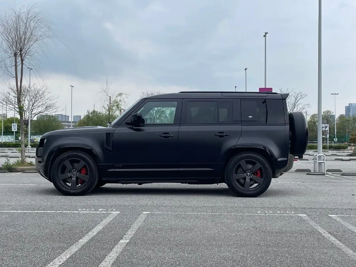2024 Land Rover Defender 3.0T 400HP L6 8AT,autocango,china used car exporter,china ev exporter,chinese used car exporter,chinese used ev exporter