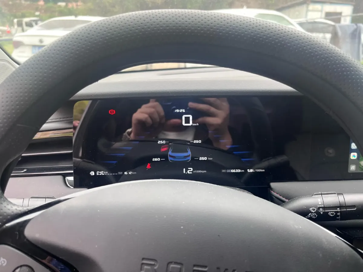 2023 Roewe i5 1.5L 129HP L4 5MT,autocango,china used car exporter,china ev exporter,chinese used car exporter,chinese used ev exporter