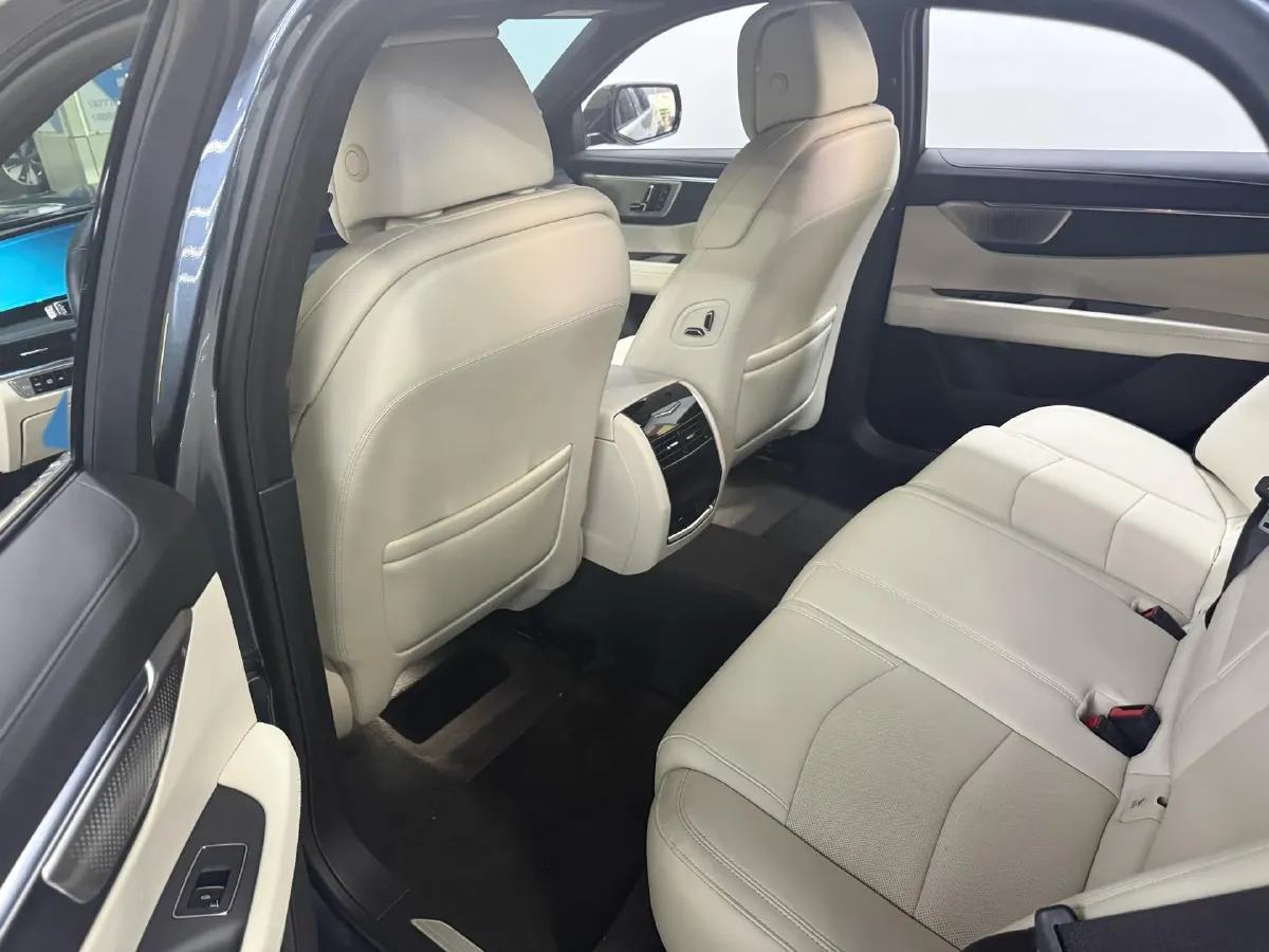 2023 Cadillac CT6 2.0T 237HP L4 10AT,autocango,china used car exporter,china ev exporter,chinese used car exporter,chinese used ev exporter