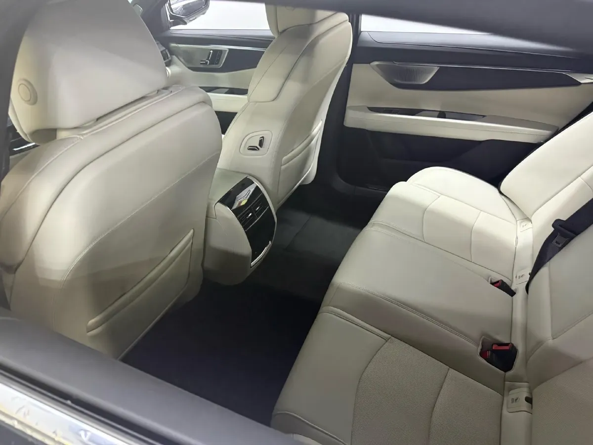 2023 Cadillac CT6 2.0T 237HP L4 10AT,autocango,china used car exporter,china ev exporter,chinese used car exporter,chinese used ev exporter