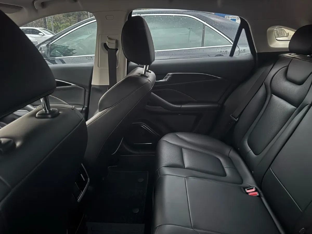 2023 Bestune B70 1.5T 169HP L4 7DCT,autocango,china used car exporter,china ev exporter,chinese used car exporter,chinese used ev exporter