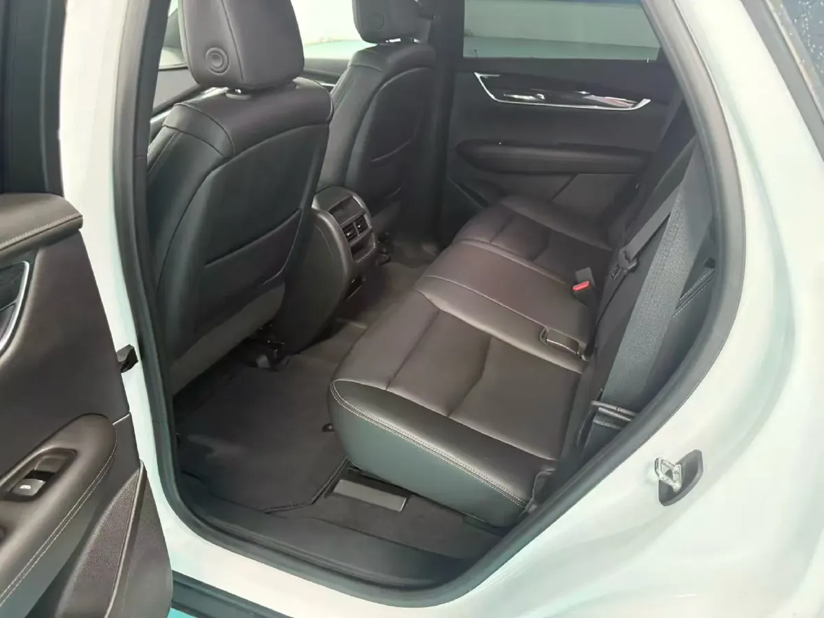 2021 Cadillac XT5 2.0T 237HP L4 9AT,autocango,china used car exporter,china ev exporter,chinese used car exporter,chinese used ev exporter