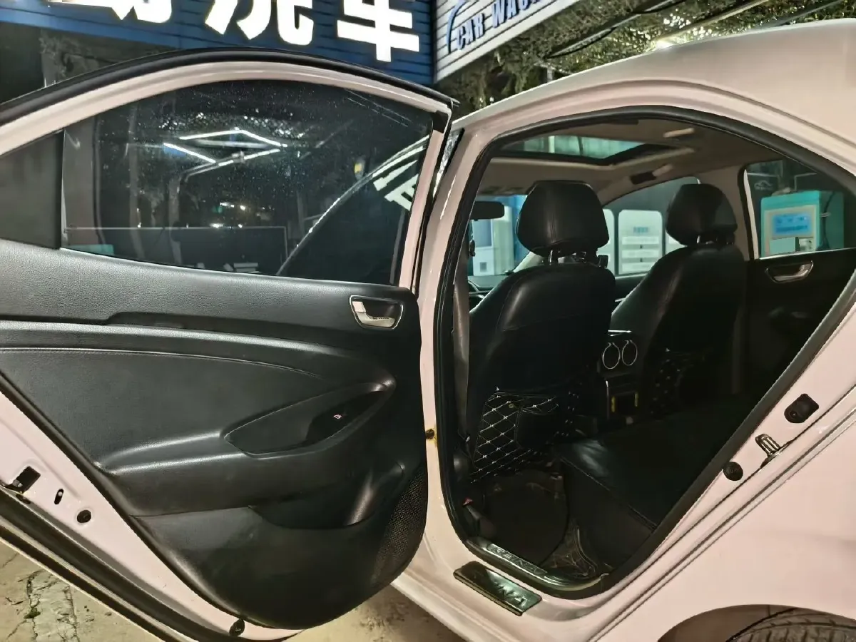 2017 Hyundai Reina 1.4L 95HP L4 4AT,autocango,china used car exporter,china ev exporter,chinese used car exporter,chinese used ev exporter