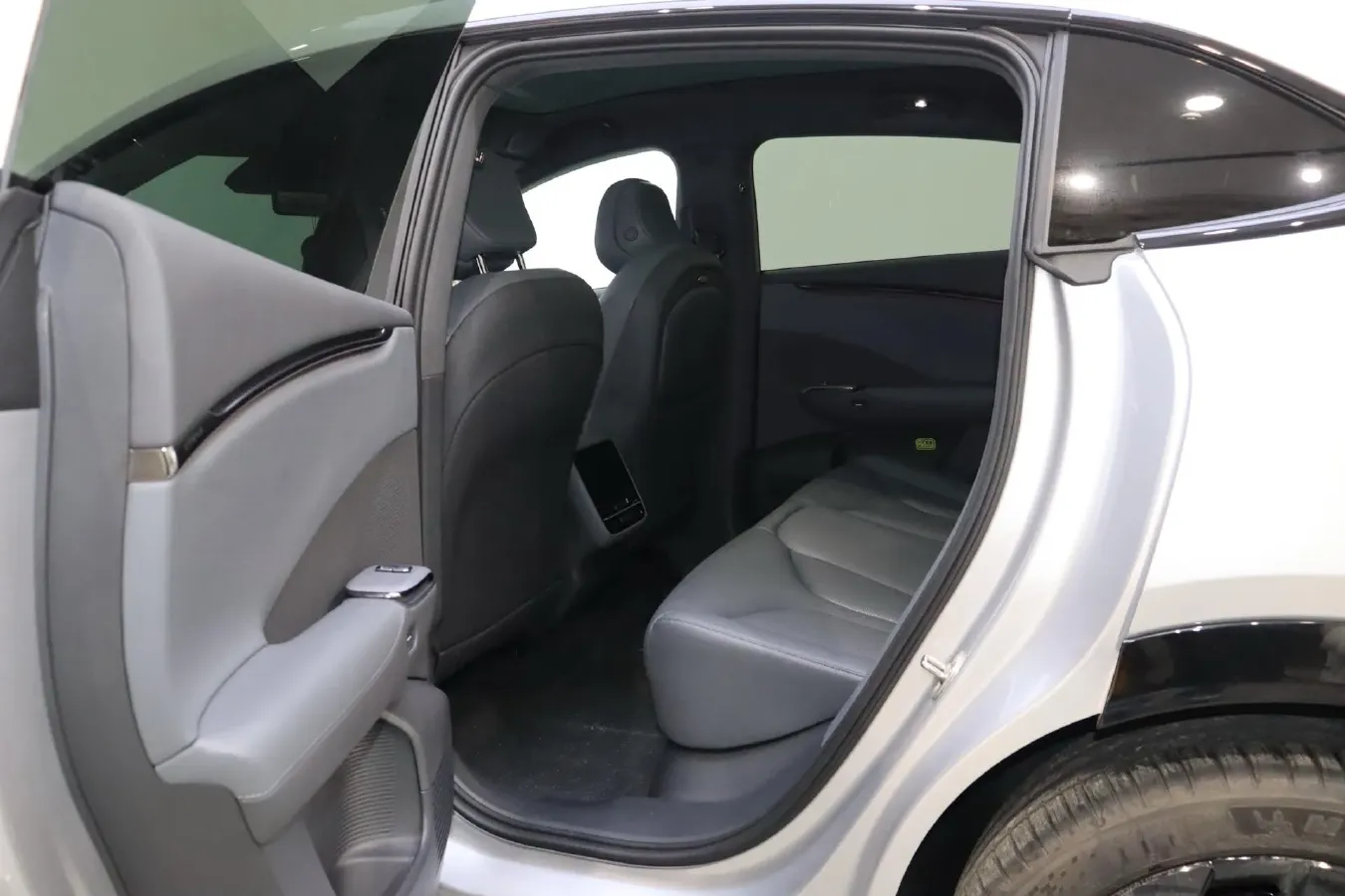 2025 Xpeng G7 BEV,autocango,china used car exporter,china ev exporter,chinese used car exporter,chinese used ev exporter