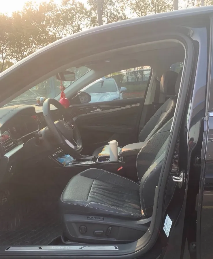 2023 Volkswagen Passat 2.0T 186HP L4 7DCT,autocango,china used car exporter,china ev exporter,chinese used car exporter,chinese used ev exporter