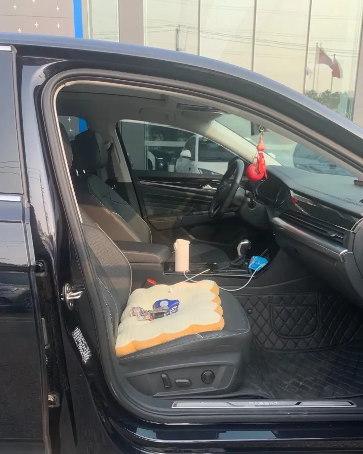 2023 Volkswagen Passat 2.0T 186HP L4 7DCT,autocango,china used car exporter,china ev exporter,chinese used car exporter,chinese used ev exporter