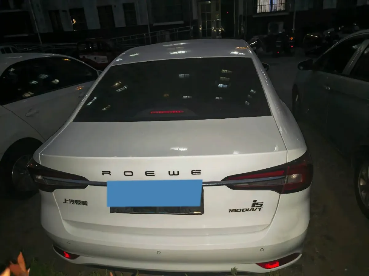 2020 Roewe i5 1.5L 120HP L4 CVT,autocango,china used car exporter,china ev exporter,chinese used car exporter,chinese used ev exporter