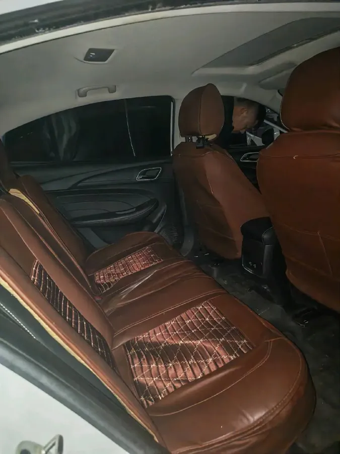 2020 Roewe i5 1.5L 120HP L4 CVT,autocango,china used car exporter,china ev exporter,chinese used car exporter,chinese used ev exporter