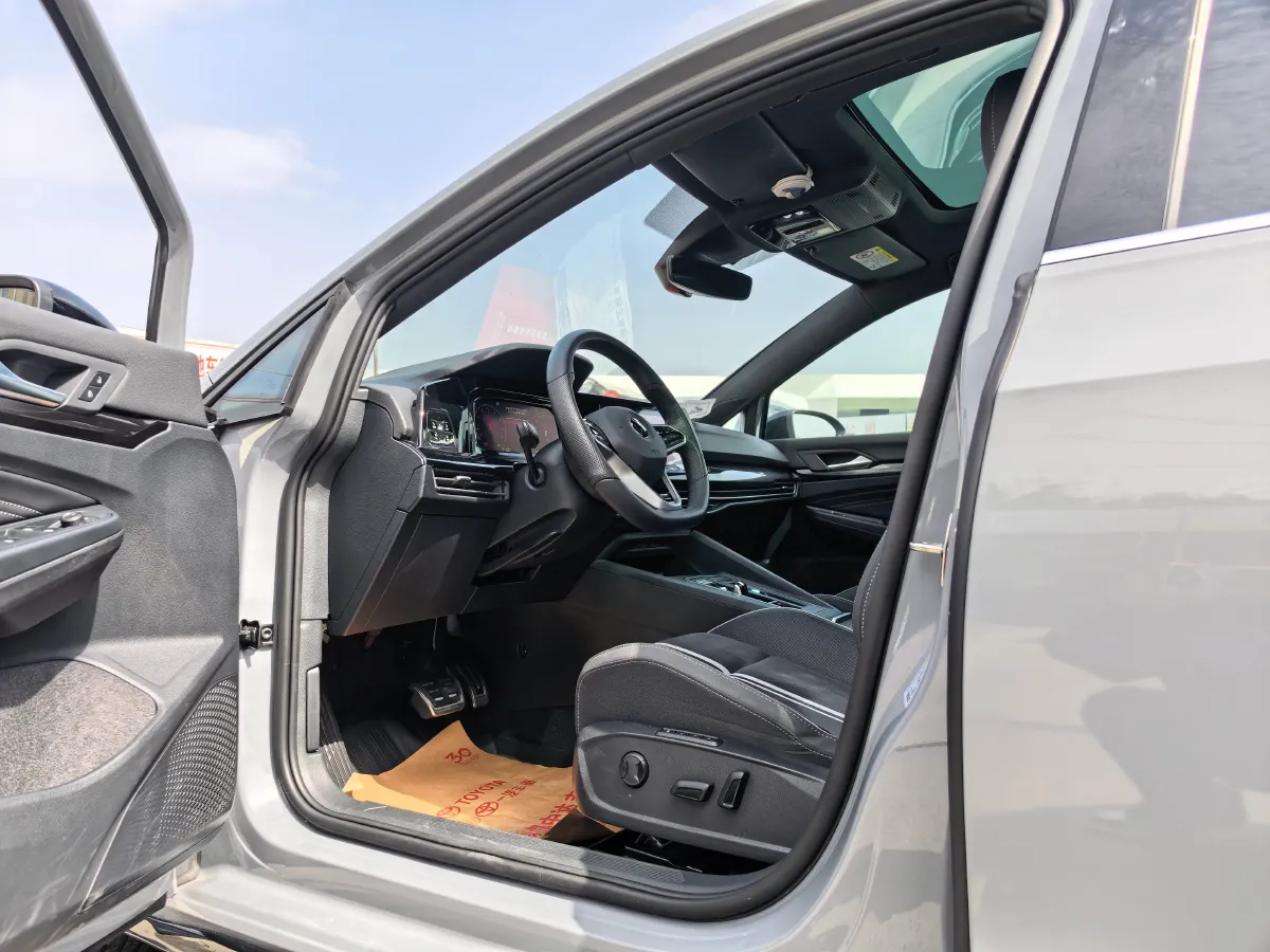 2021 Volkswagen Golf 1.4T 150HP L4 7DCT,autocango,china used car exporter,china ev exporter,chinese used car exporter,chinese used ev exporter