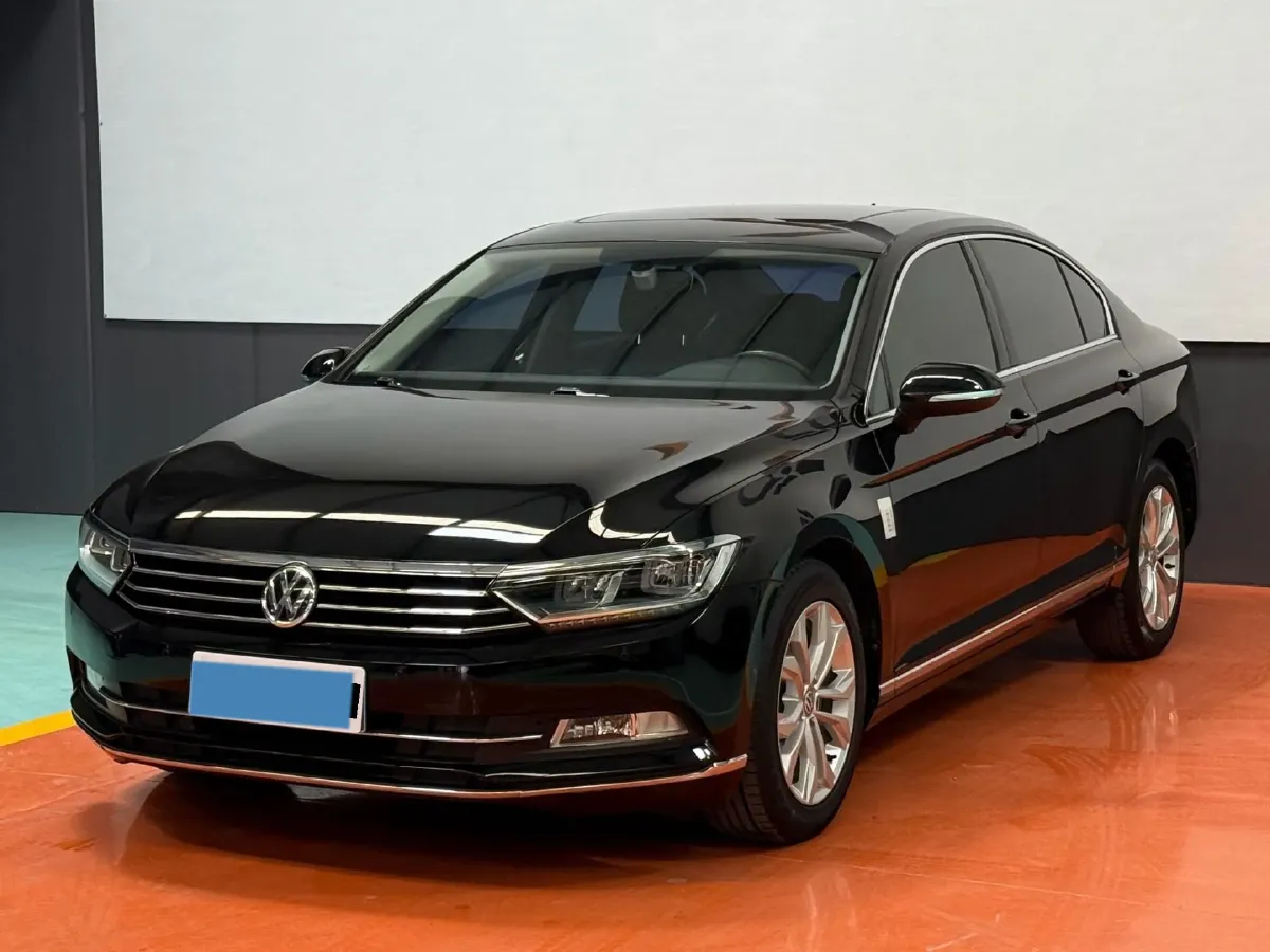 2019 Volkswagen Magotan 2.0T 186HP L4 7DCT,autocango,china used car exporter,china ev exporter,chinese used car exporter,chinese used ev exporter
