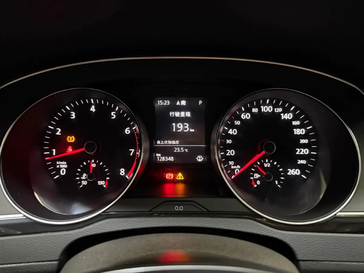 2019 Volkswagen Magotan 2.0T 186HP L4 7DCT,autocango,china used car exporter,china ev exporter,chinese used car exporter,chinese used ev exporter