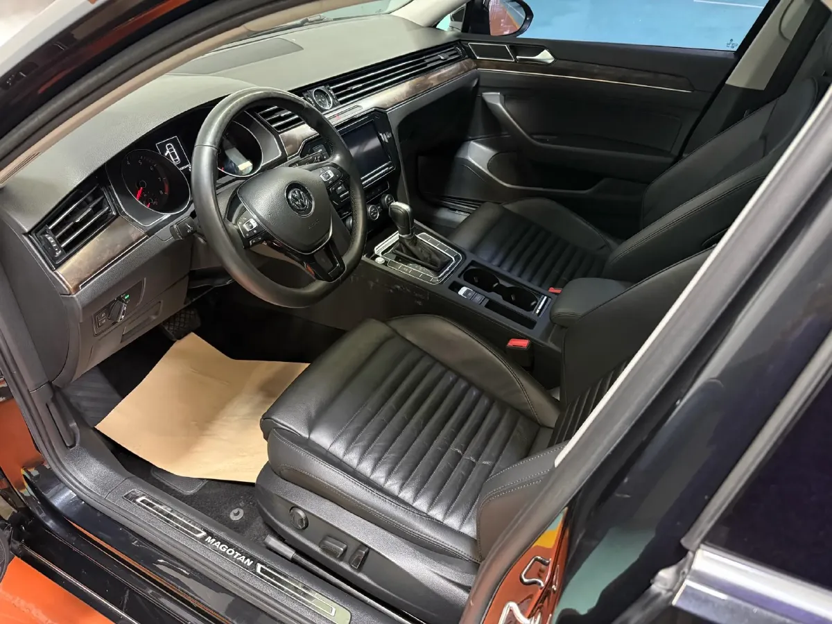 2019 Volkswagen Magotan 2.0T 186HP L4 7DCT,autocango,china used car exporter,china ev exporter,chinese used car exporter,chinese used ev exporter