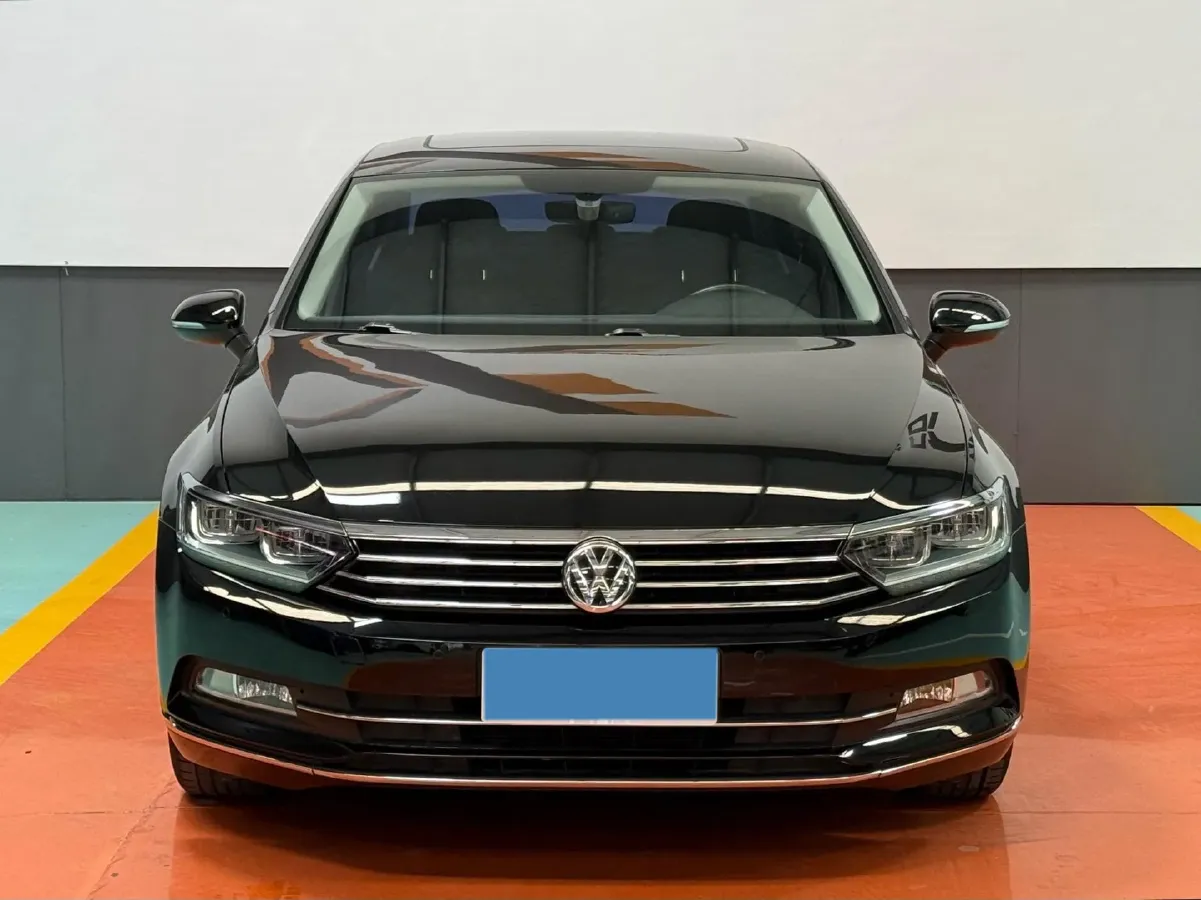 2019 Volkswagen Magotan 2.0T 186HP L4 7DCT,autocango,china used car exporter,china ev exporter,chinese used car exporter,chinese used ev exporter