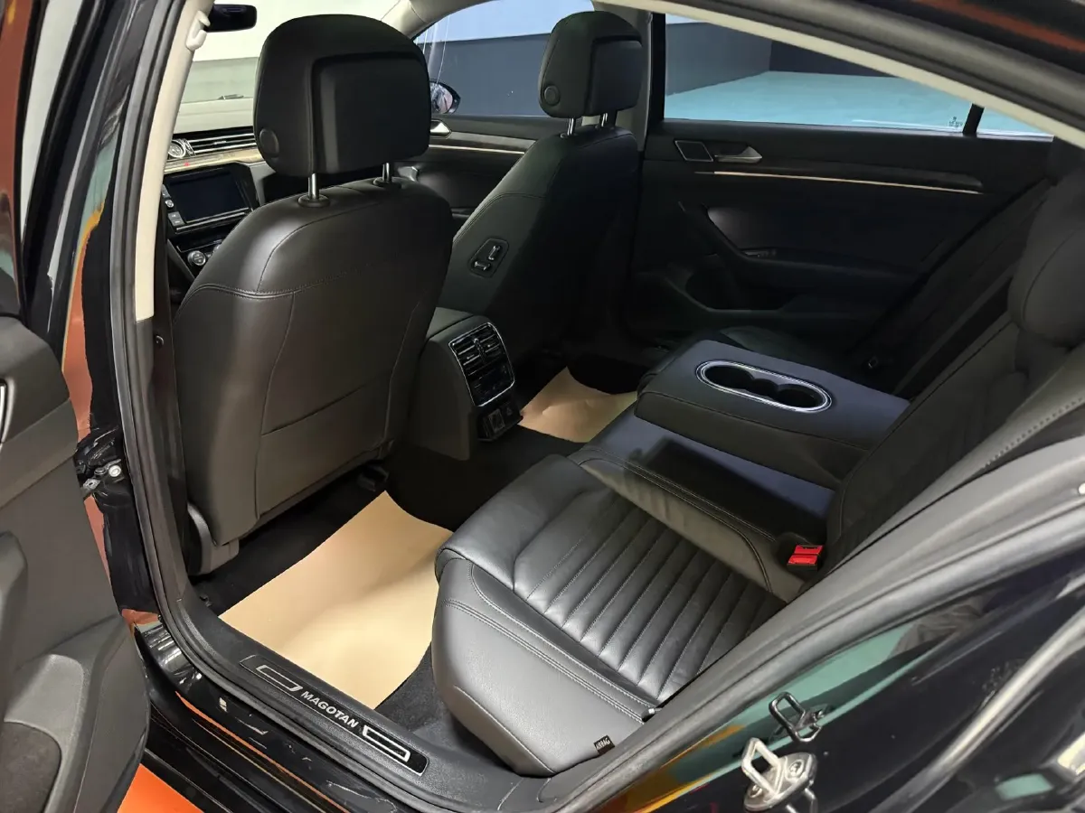 2019 Volkswagen Magotan 2.0T 186HP L4 7DCT,autocango,china used car exporter,china ev exporter,chinese used car exporter,chinese used ev exporter