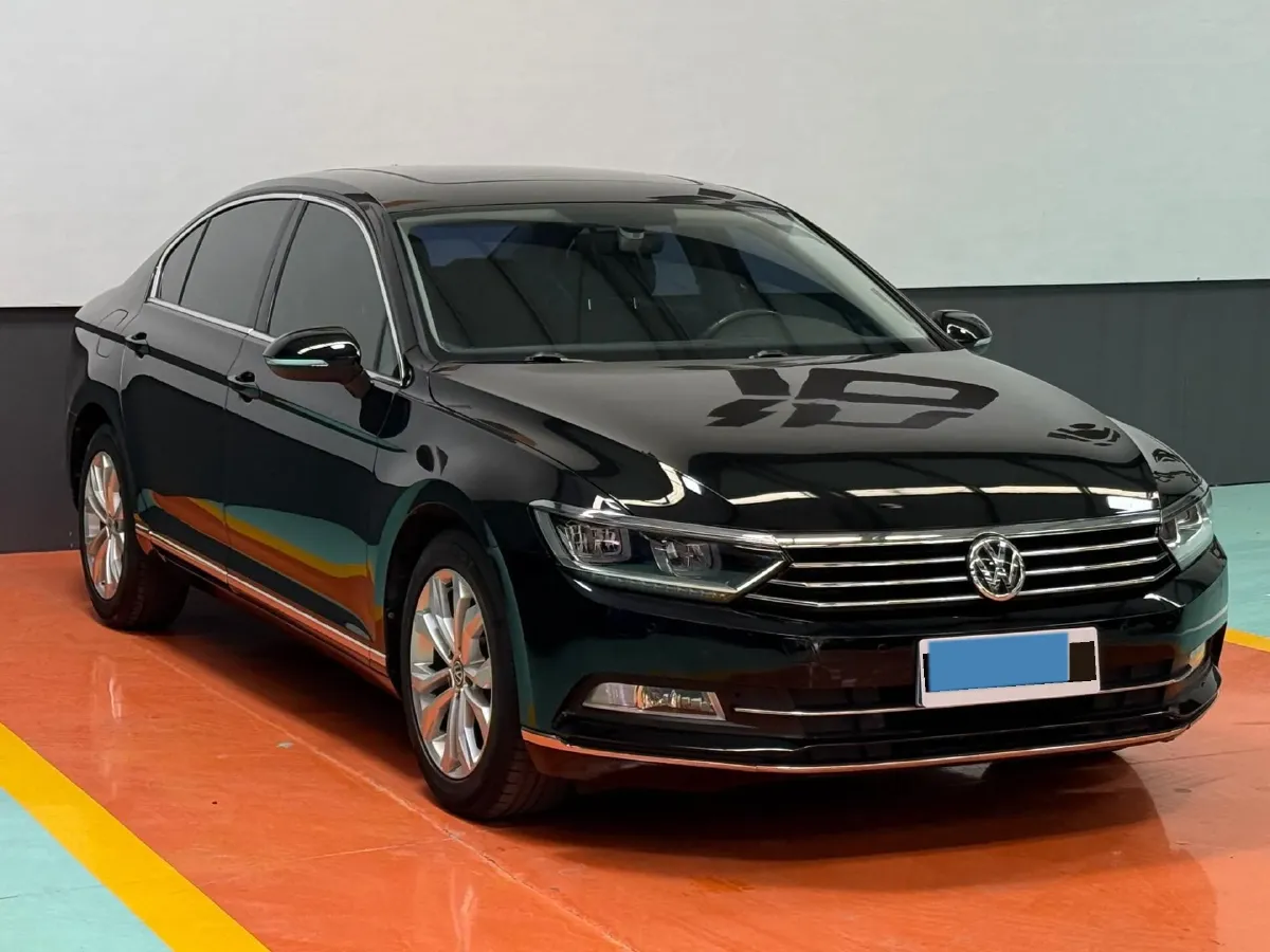 2019 Volkswagen Magotan 2.0T 186HP L4 7DCT,autocango,china used car exporter,china ev exporter,chinese used car exporter,chinese used ev exporter