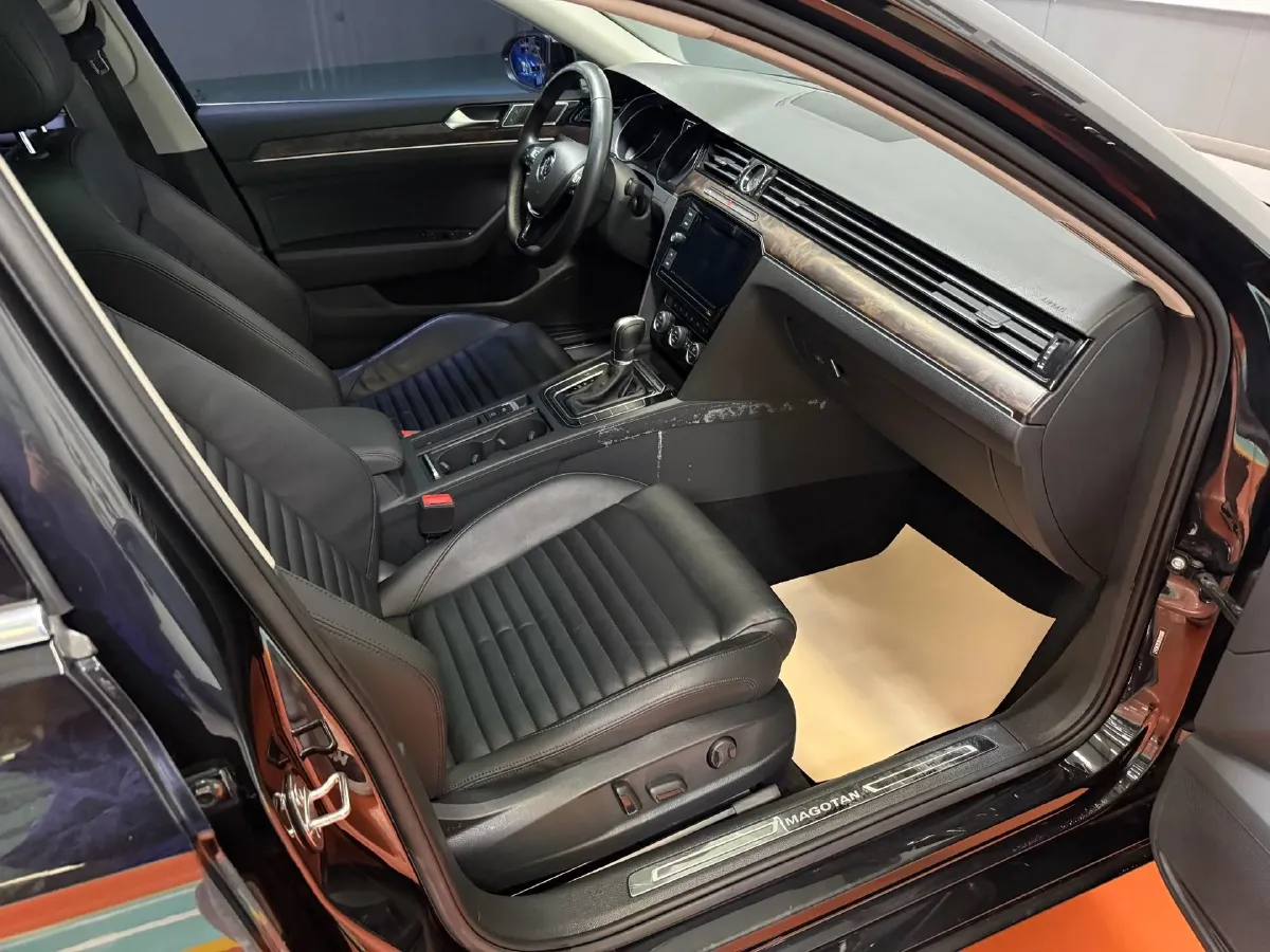 2019 Volkswagen Magotan 2.0T 186HP L4 7DCT,autocango,china used car exporter,china ev exporter,chinese used car exporter,chinese used ev exporter