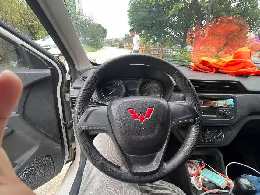 2021 WuLing RongGuang New Truck 1.5L 99HP L4 5MT,autocango,china used car exporter,china ev exporter,chinese used car exporter,chinese used ev exporter