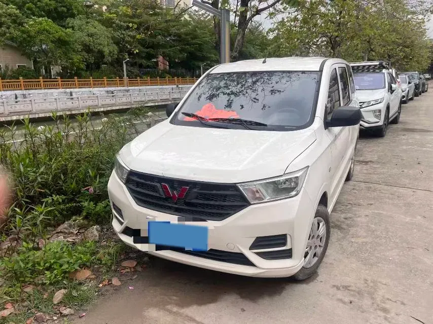 2021 WuLing RongGuang New Truck 1.5L 99HP L4 5MT,autocango,china used car exporter,china ev exporter,chinese used car exporter,chinese used ev exporter