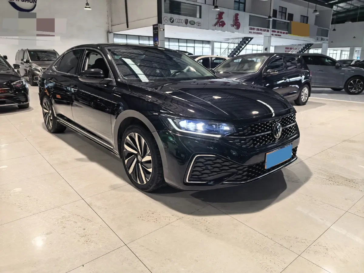 2023 Volkswagen Passat 2.0T 186HP L4 7DCT,autocango,china used car exporter,china ev exporter,chinese used car exporter,chinese used ev exporter
