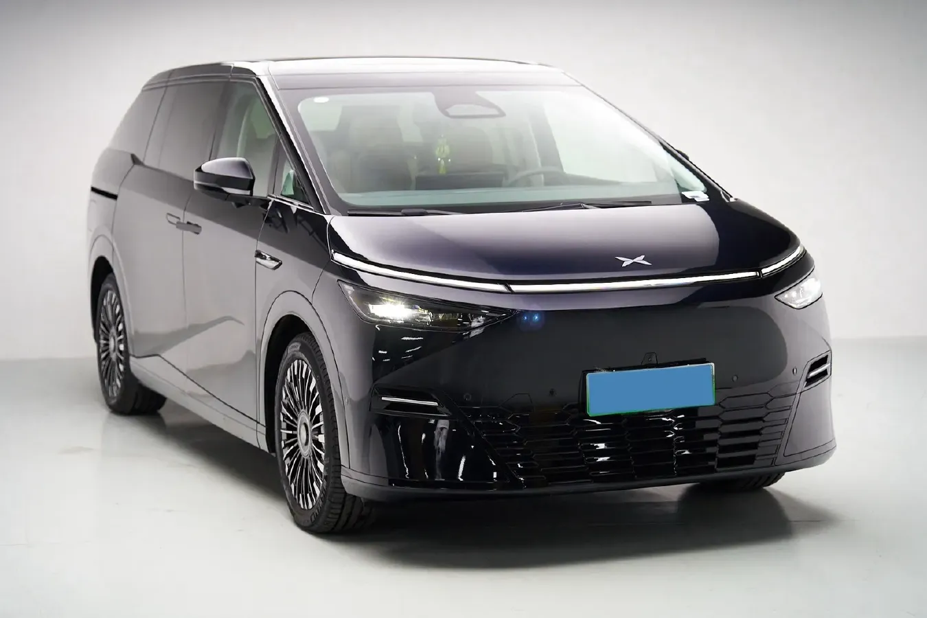 2025 Xpeng X9 BEV,autocango,china used car exporter,china ev exporter,chinese used car exporter,chinese used ev exporter