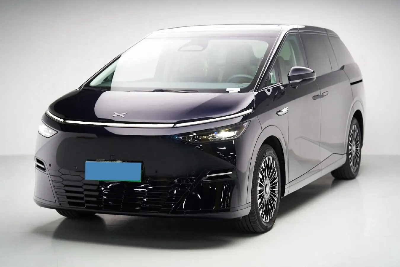 2025 Xpeng X9 BEV,autocango,china used car exporter,china ev exporter,chinese used car exporter,chinese used ev exporter