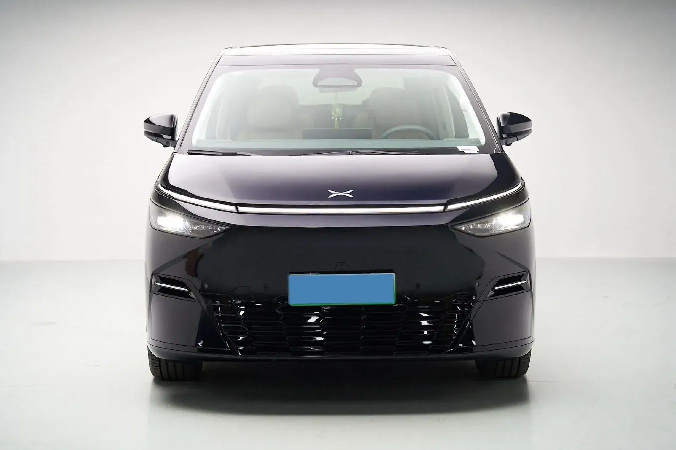 2025 Xpeng X9 BEV,autocango,china used car exporter,china ev exporter,chinese used car exporter,chinese used ev exporter