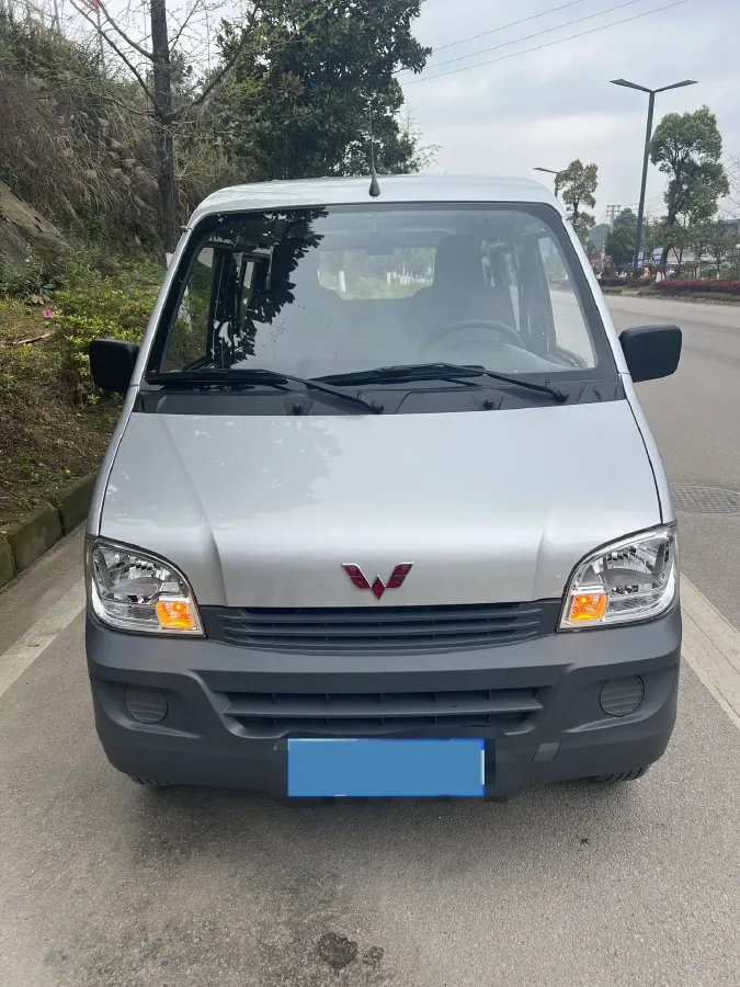 2023 WuLing ZhiGuang 1.5L 102HP L4 5MT,autocango,china used car exporter,china ev exporter,chinese used car exporter,chinese used ev exporter