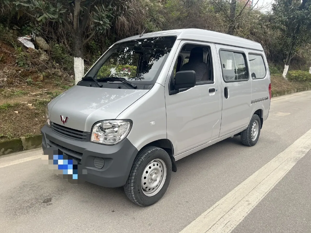 2023 WuLing ZhiGuang 1.5L 102HP L4 5MT,autocango,china used car exporter,china ev exporter,chinese used car exporter,chinese used ev exporter