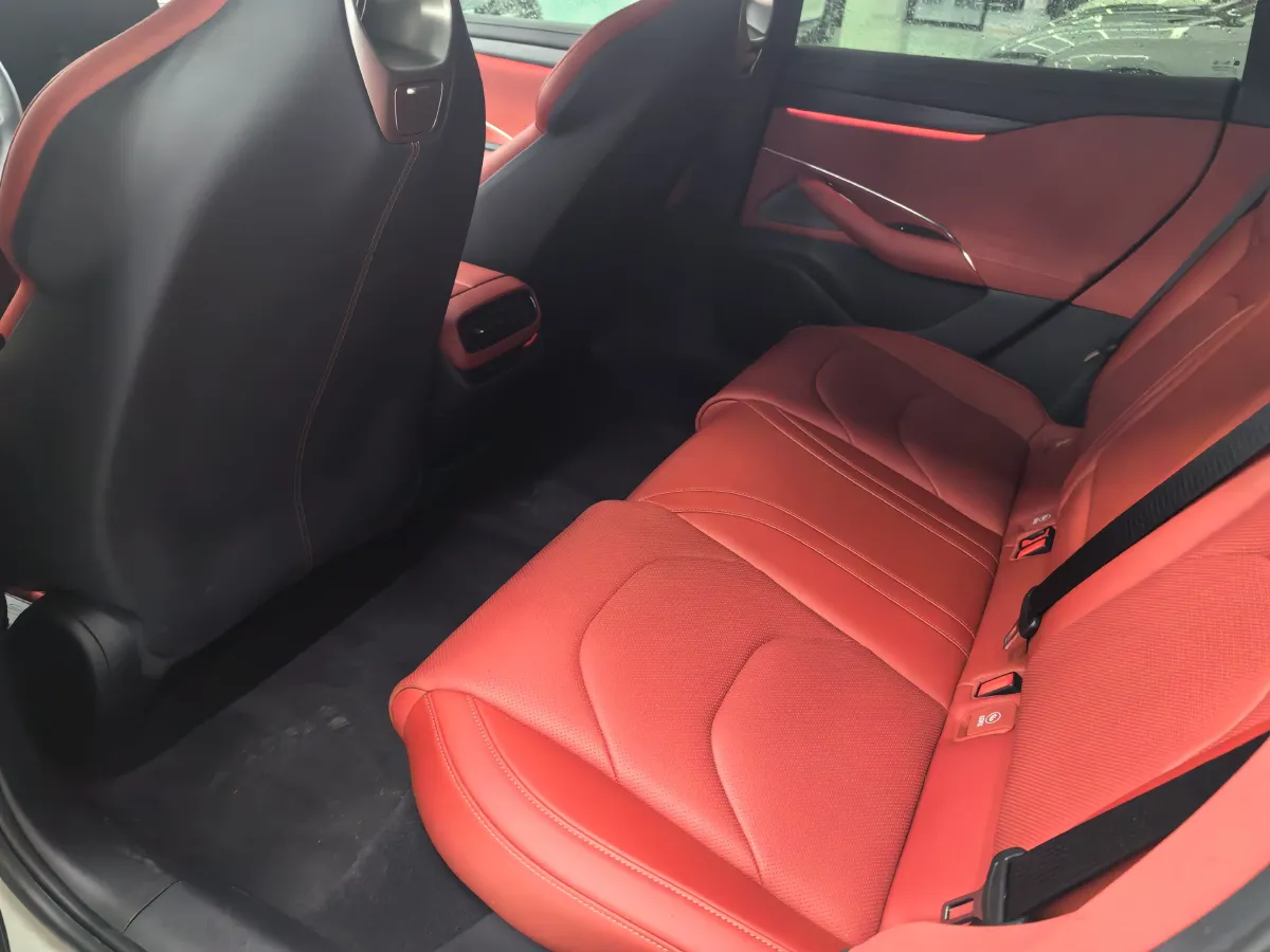 2024 MI SU7 BEV 101KWH,autocango,china used car exporter,china ev exporter,chinese used car exporter,chinese used ev exporter