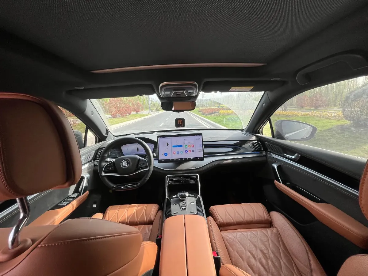 2022 Jeep Grand Commander 2.0T 265HP L4 9AT,autocango,china used car exporter,china ev exporter,chinese used car exporter,chinese used ev exporter