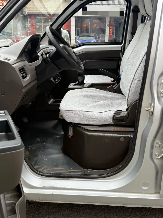 2023 WuLing RongGuang New Truck 1.5L 102HP L4 5MT,autocango,china used car exporter,china ev exporter,chinese used car exporter,chinese used ev exporter