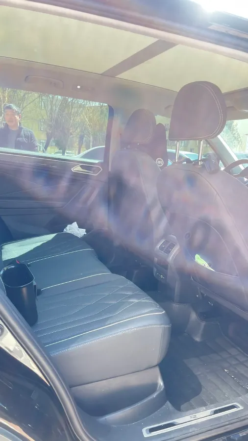 2024 Volkswagen Tiguan L 2.0T 186HP L4 7DCT,autocango,china used car exporter,china ev exporter,chinese used car exporter,chinese used ev exporter