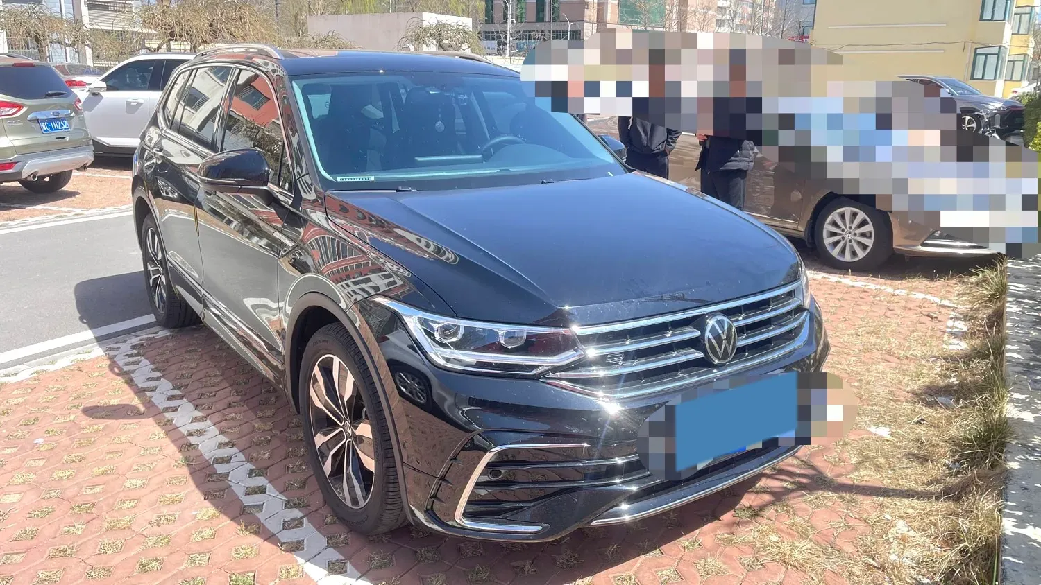2024 Volkswagen Tiguan L 2.0T 186HP L4 7DCT,autocango,china used car exporter,china ev exporter,chinese used car exporter,chinese used ev exporter