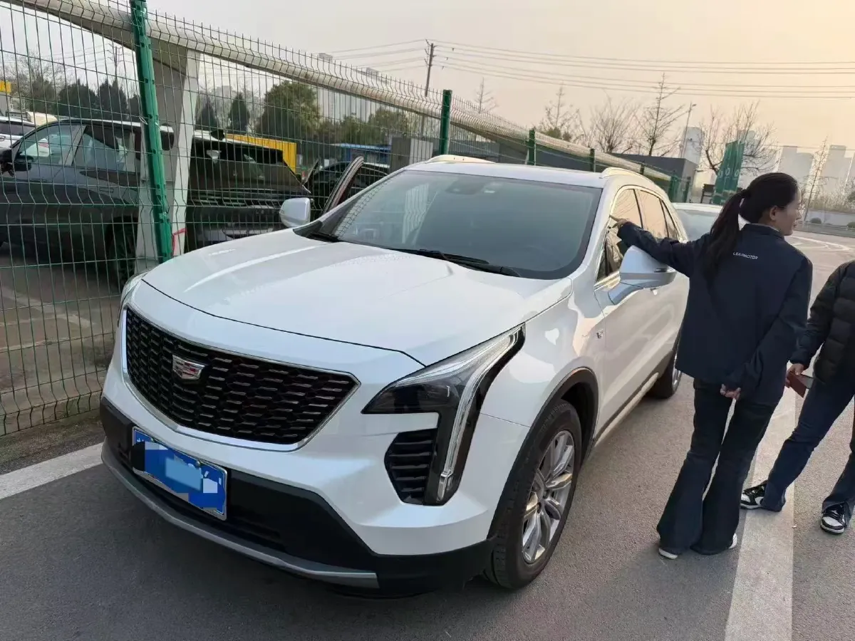 2022 Cadillac XT4 2.0T 237HP L4 9AT,autocango,china used car exporter,china ev exporter,chinese used car exporter,chinese used ev exporter