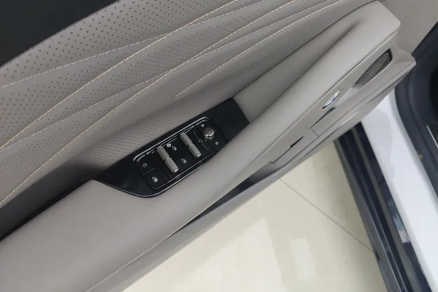 2025 Geely Galaxy Starshine 8 1.5T 163HP L4 3DHT PHEV 18.4KWH,autocango,china used car exporter,china ev exporter,chinese used car exporter,chinese used ev exporter